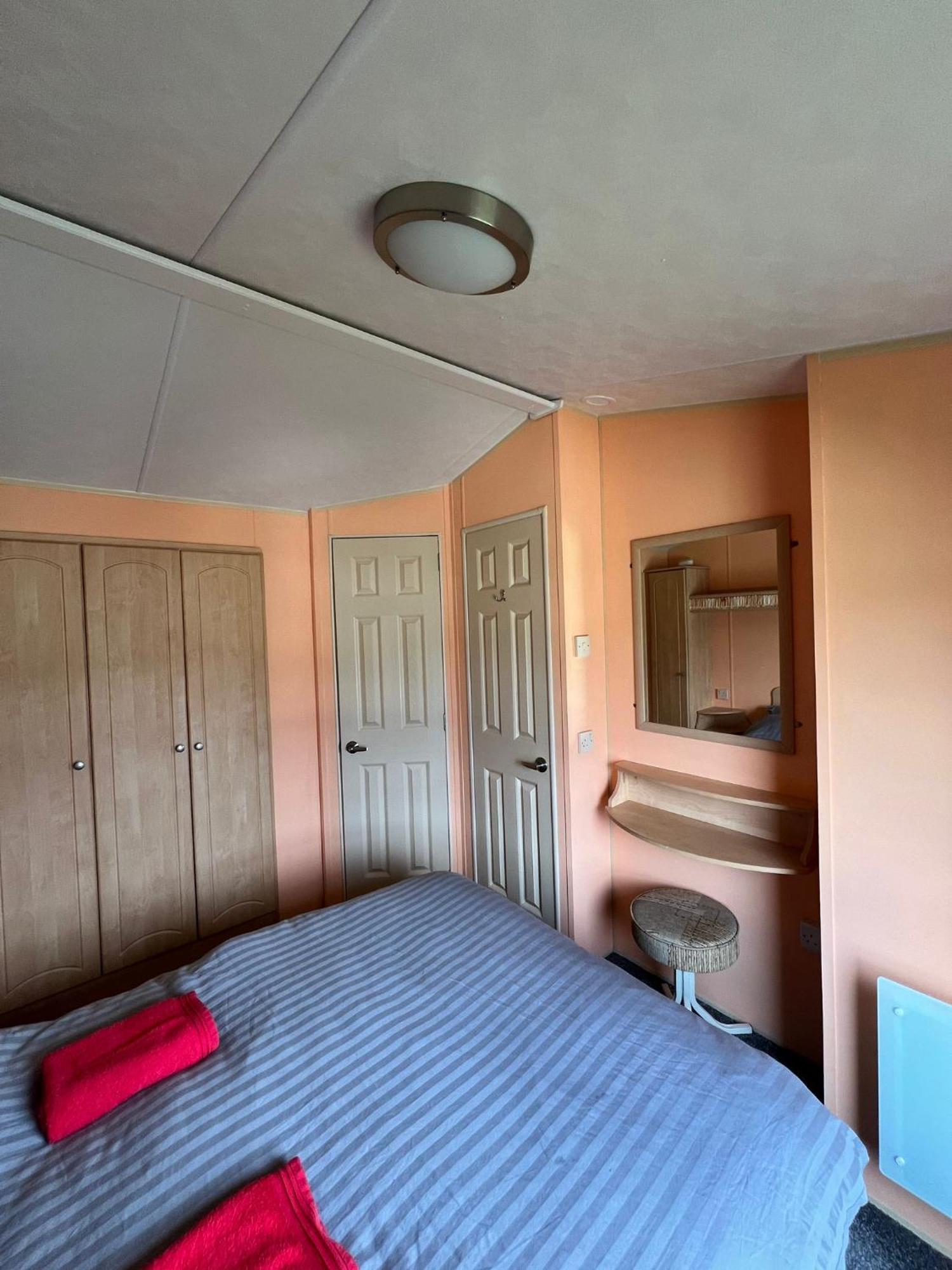 Light And Airy 2 Bedroom Mobile Home Абериствіт Екстер'єр фото
