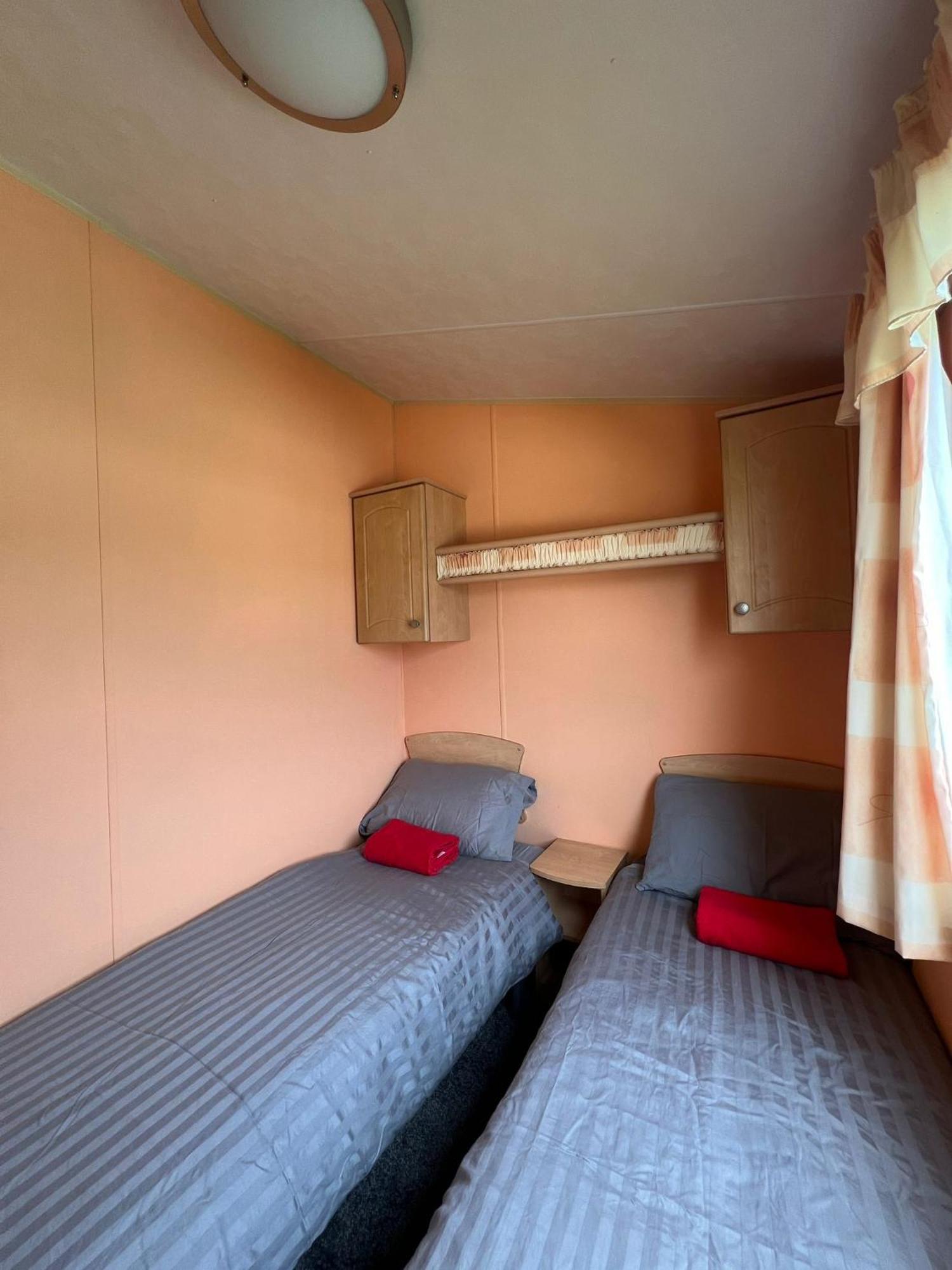 Light And Airy 2 Bedroom Mobile Home Абериствіт Екстер'єр фото